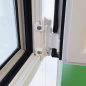 Kit oscilobatiente para ventana de aluminio de una hoja Kit oscilobatiente para ventana de aluminio de una hoja